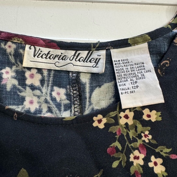 Vintage Victoria Holley Black Red Orange Floral Short Sleeve Maxi Dress Size 12P - Picture 4 of 5